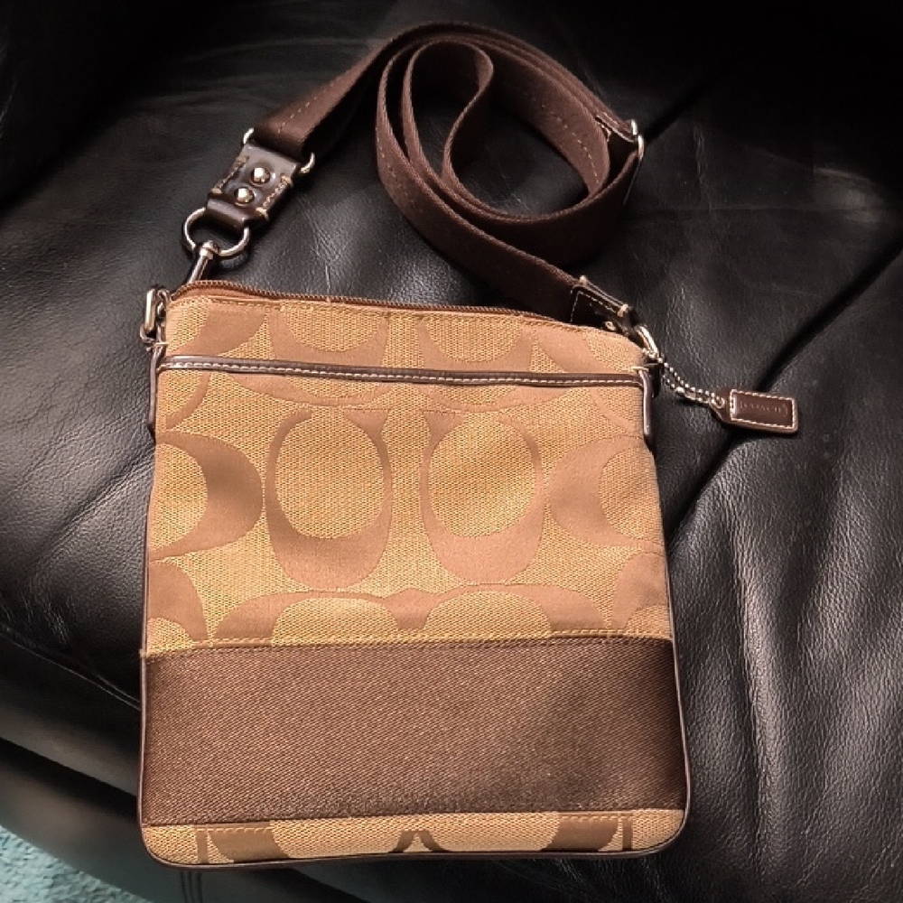 Coach Signature Crossbody in Khaki and Brown 🤎 Authentic With Original Hang Tag